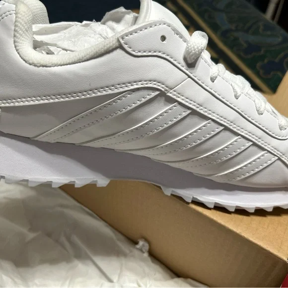 Men’s size 10 KSwiss brand new - Picture 3 of 5